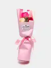 Розовый букет из мыльной розы с мишкой
