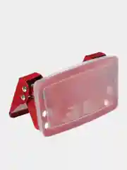 Красный дырокол металлический