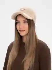 Кремовый бейсболка меховая, женская