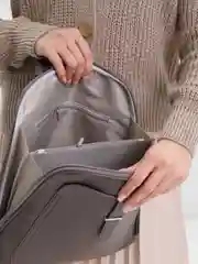 Серый рюкзак женский