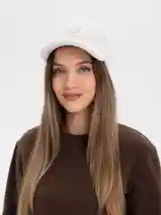 Белый бейсболка меховая, женская
