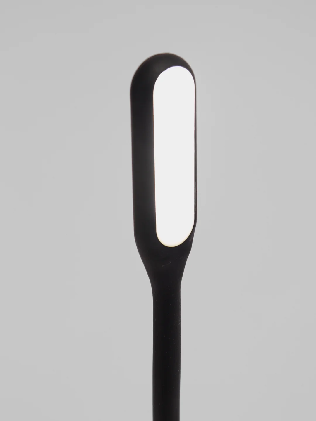 Светильник светодиодный LuazON A-05, USB, гибкий, 5 ватт, 6 диодов, чёрный