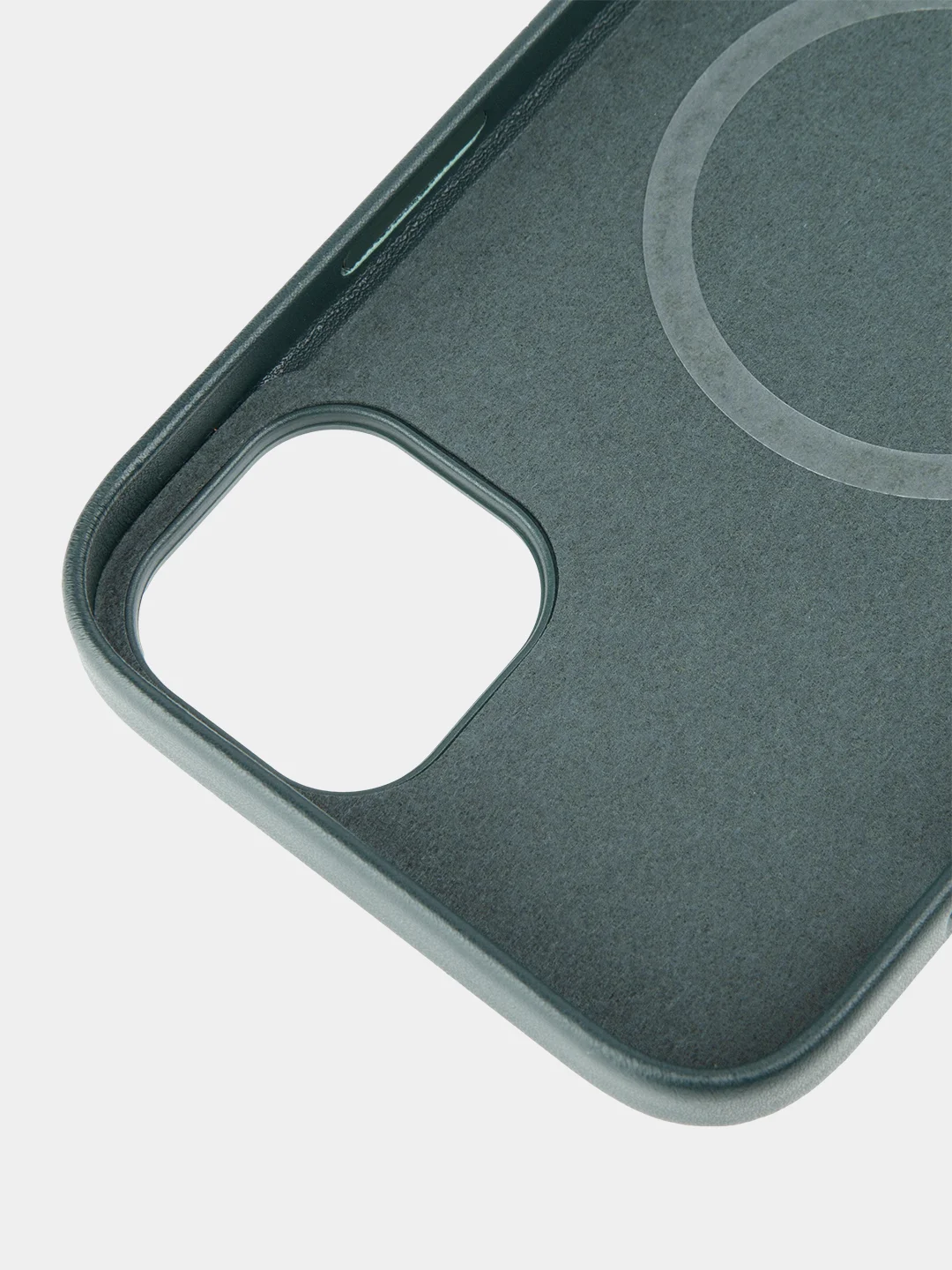 Тёмно-зелёный чехол MagSafe для iPhone 14 Plus кожаный BROSCORP из экокожи с защитой камер, микрофиброй