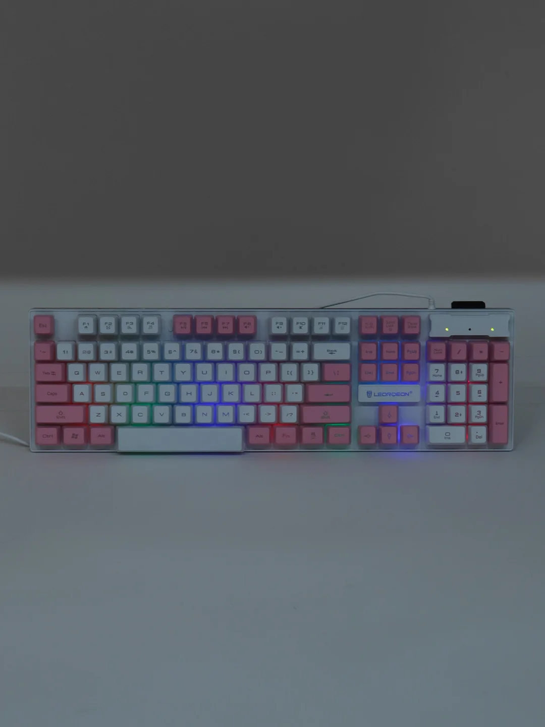 Розовый проводная клавиатура LEORQEON N35 с RGB подсветкой для компьютера
