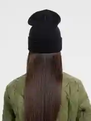 Черный женская шапка с отворотом