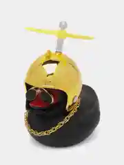 Карамельный игрушка утка в шлеме и очках с пропеллером, в машину
