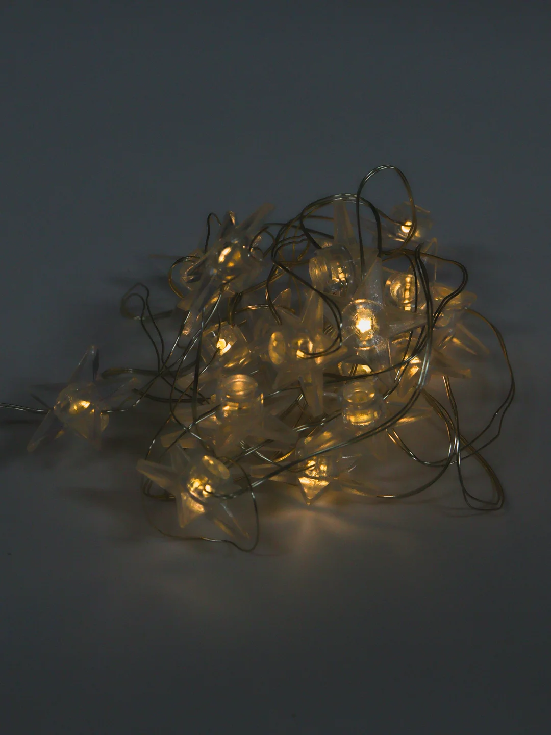 Гирлянда-нить 2 м, роса с насадками Звезда, IP20, серебристая нить, 20 LED, ААх2