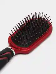Красный массажная расческа с пластиковыми зубчиками
