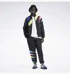 Черный куртка Reebok HI3996 SMILEY JACKET