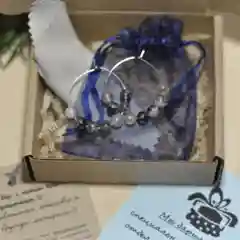 Серый серьги кольца с натуральными камнями, D3 см, в подарочной коробке с мешочком и салфеткой