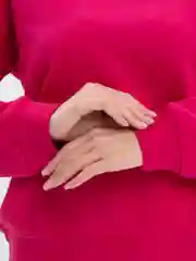 Красный женский спортивный костюм