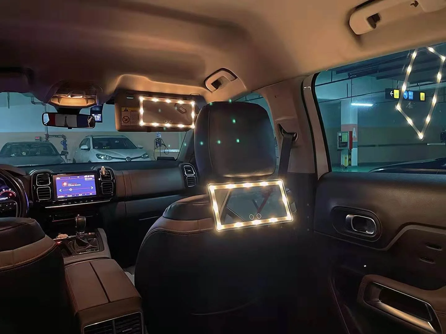 Зеркало на солнцезащитный козырек автомобиля