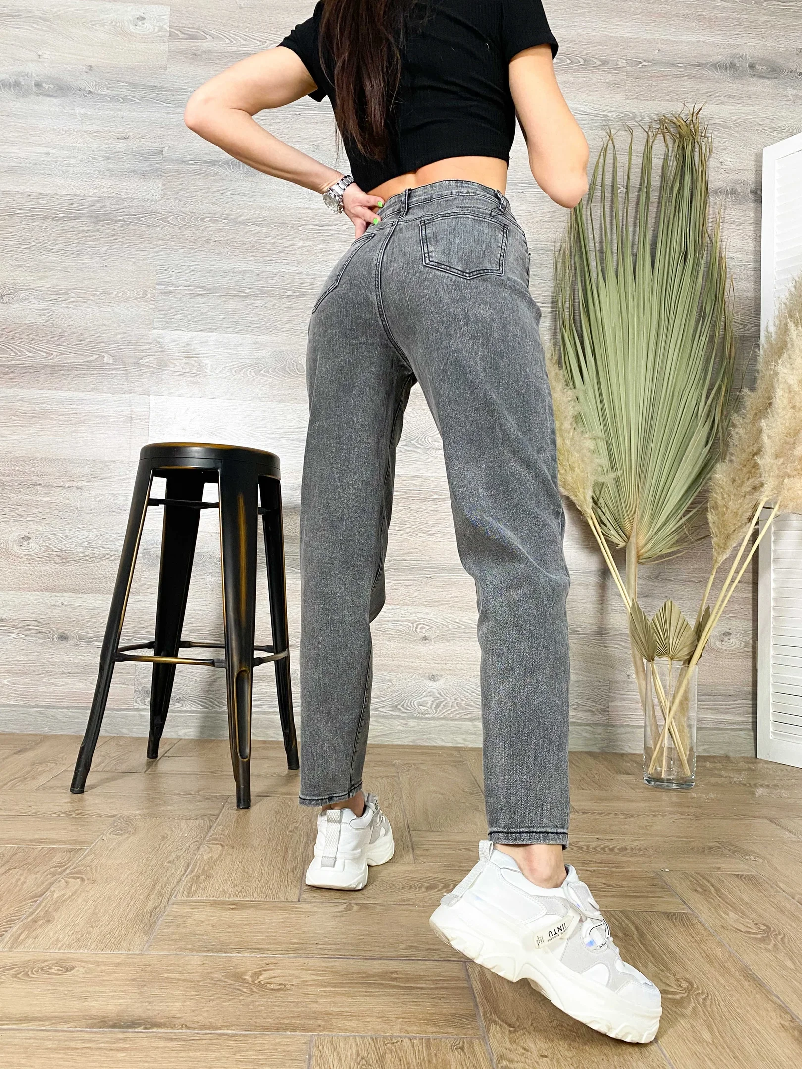 Серый джинсы женские mom fit с высокой посадкой, серые