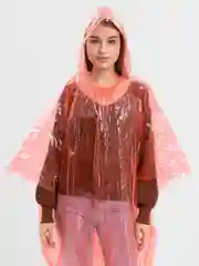 Красный дождевик