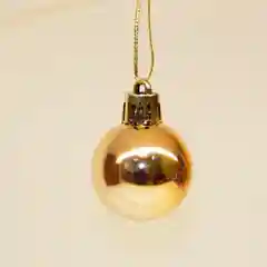 Золотой елочные игрушки
