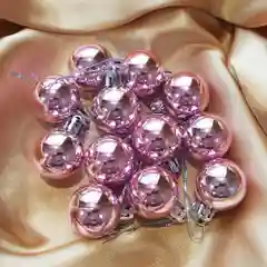 Розовый елочные игрушки