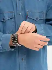 Угольный браслет мужской