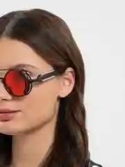Красный дизайнерские солнцезащитные очки, в готическом стиле