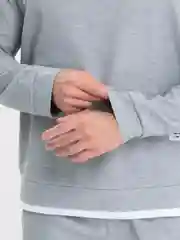 Белый спортивный костюм: мужской свитшот и джоггеры