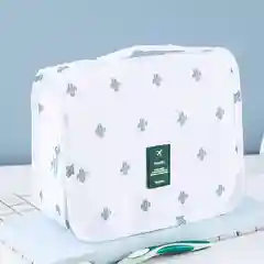 Косметичка дорожная