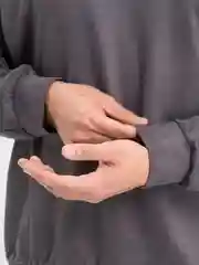 Серый свитшот мужской, замшевый, оверсайз