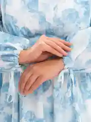 Платье женское, с длинными рукавами, разрезы по бокам