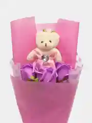Конфетный светящийся букет,букет из мягких игрушек и роз, подарочный набор