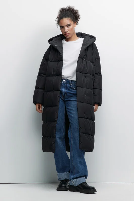 Черный пальто женское Befree oversize стеганое длинное с капюшоном