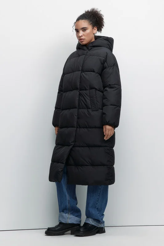 Черный пальто женское Befree oversize стеганое длинное с капюшоном