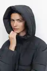 Бежевый меланж пальто женское Befree oversize стеганое длинное с капюшоном