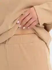 Бежевый костюм женский, лапша