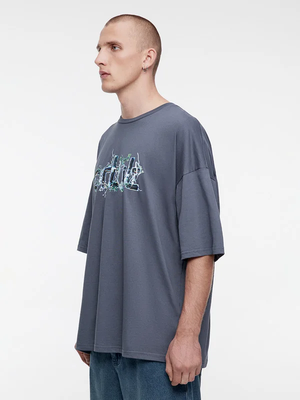Серый футболка мужская Befree+ oversize с принтом в стиле метаверс