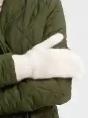 Бежевый женские варежки