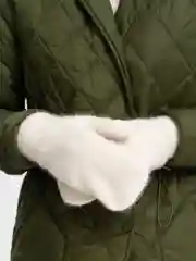 Бежевый женские варежки