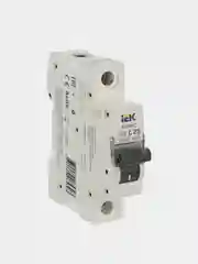 Автоматический выключатель 1П 25А хар-ка С 6кА M06N ARMAT IEK