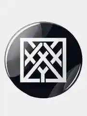 Белый значок "Oxxxymiron", 37 мм