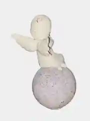 Ангел на святящемся шаре