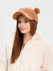 Коричневый бейсболка женская, меховая