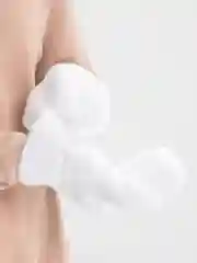 Белый варежки белые. Варежки лапки
