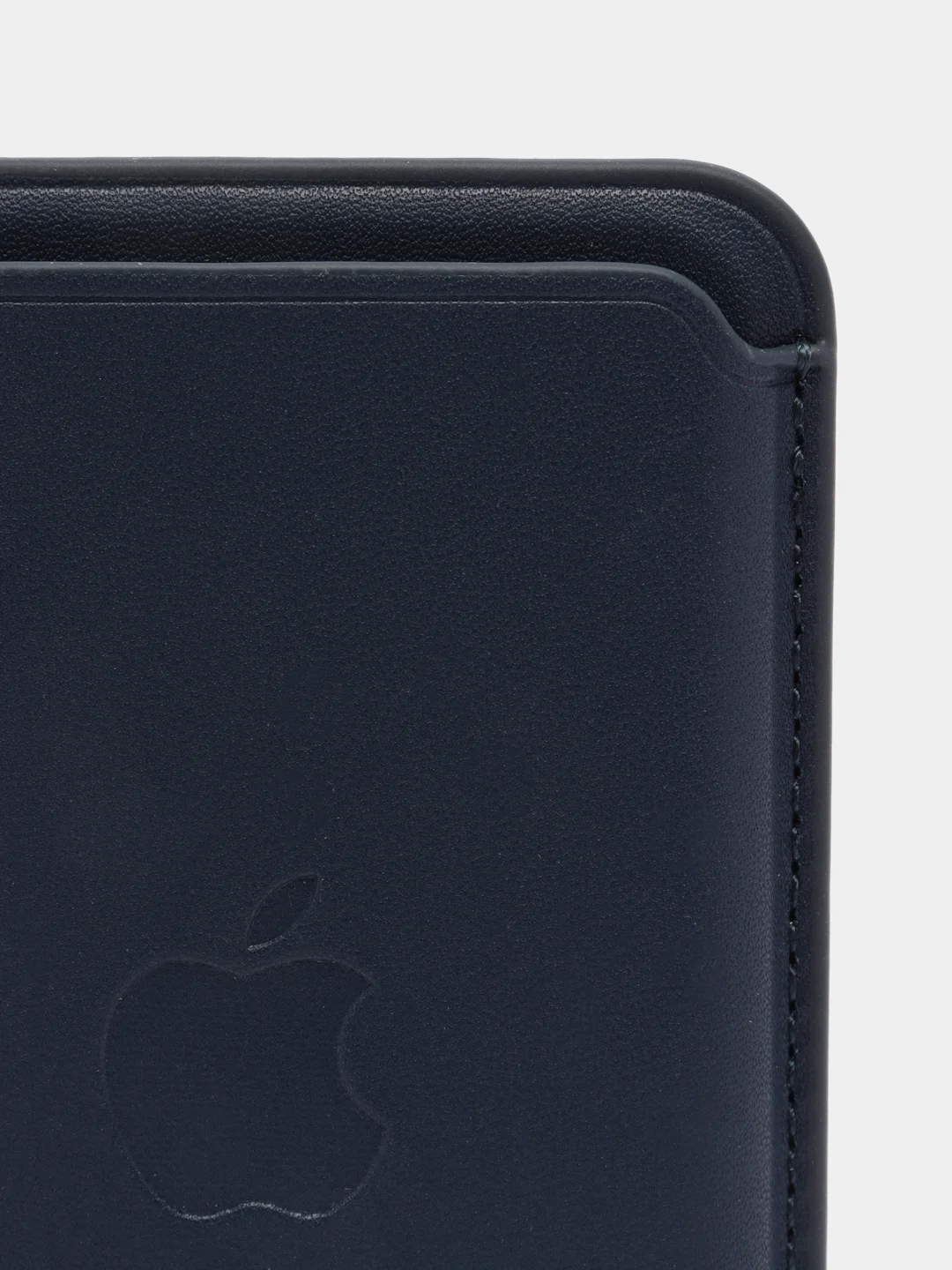 Синий картхолдер MagSafe для iPhone (Айфон), анимация