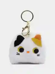 Белый мягкий брелок для рюкзака и ключей "Кот Квадрат - Котокуб"