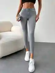Джинсы женские