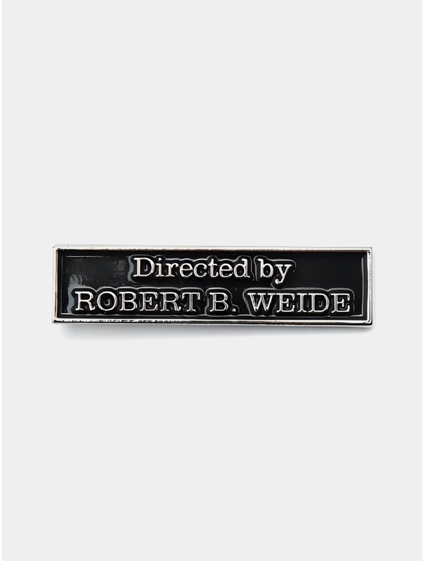 Значок металлический "Directed by Robert B. Weide", ааксессуар на рюкзак одежду, сувенир