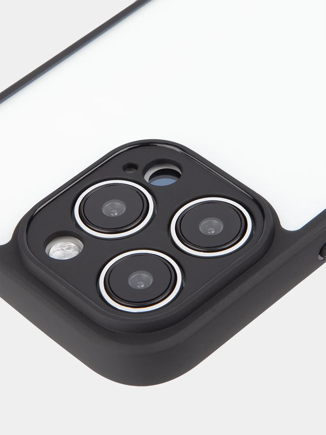 Белый чехол для Apple iPhone 14, 15 Pro Max/Pro/Plus пластиковый BROSCORP с силиконовой защитой