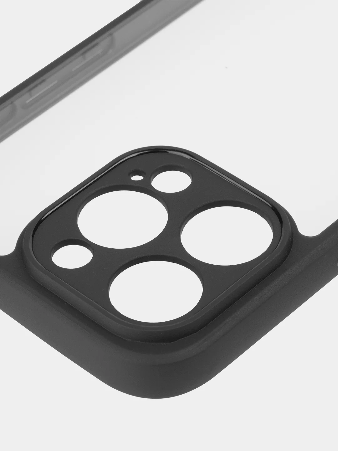 Белый чехол для Apple iPhone 14, 15 Pro Max/Pro/Plus пластиковый BROSCORP с силиконовой защитой