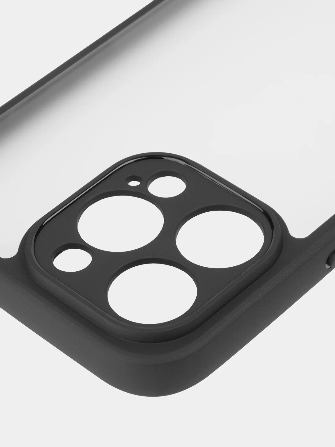 Белый чехол для Apple iPhone 14, 15 Pro Max/Pro/Plus пластиковый BROSCORP с силиконовой защитой