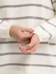 Серый свитер женский, оверсайз, в тонкую полоску