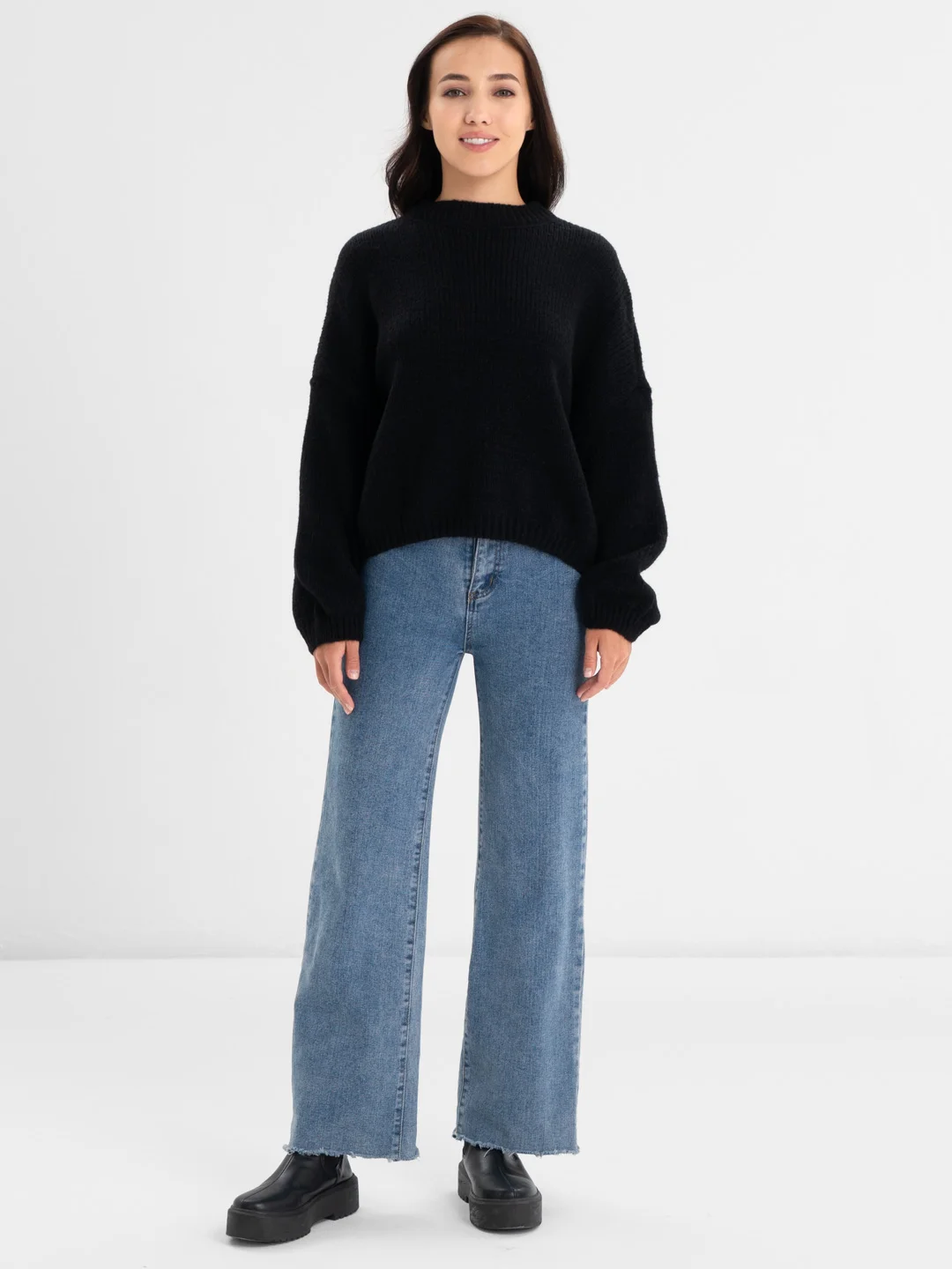 Белый свитер женский модный, уютный, теплый, однотонный, оверсайз/oversize, единый размер