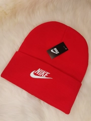 Шапка женская двухслойная трикотажная с нашивкой Найк (Nike)