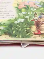 Красный развивающая книжка для детей с пазлами